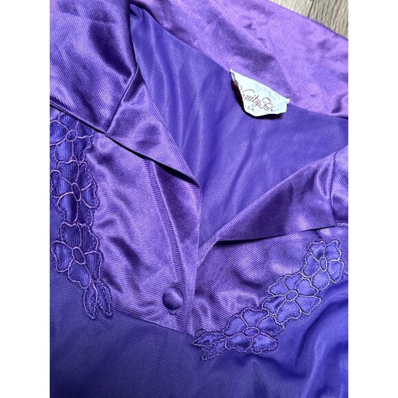 Vanity Fair Womens L Purple Satin Nightgown House Coat Robe Button Front - Picture 2 of 4